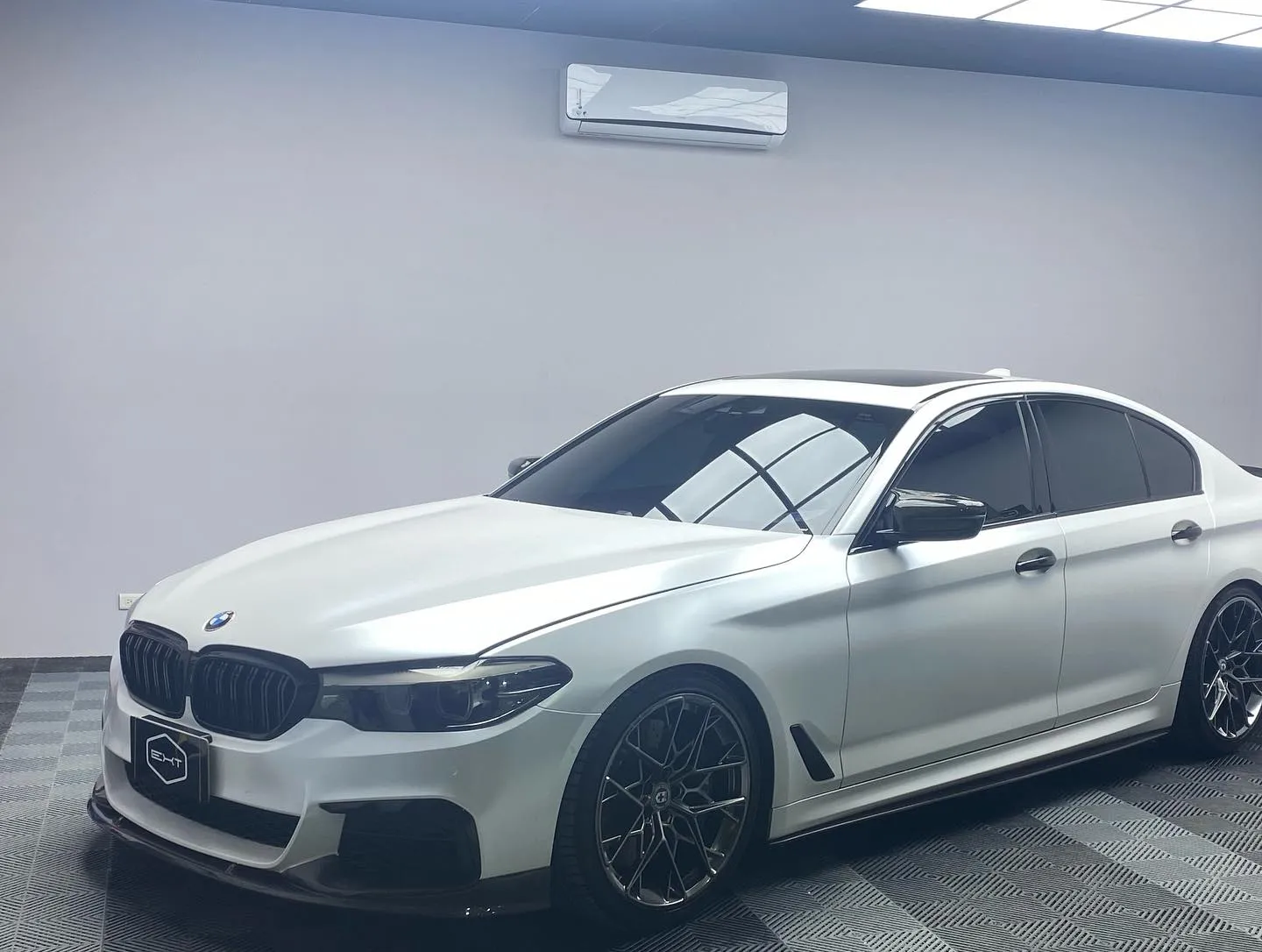 BMW #540i全車改色-絲綢白