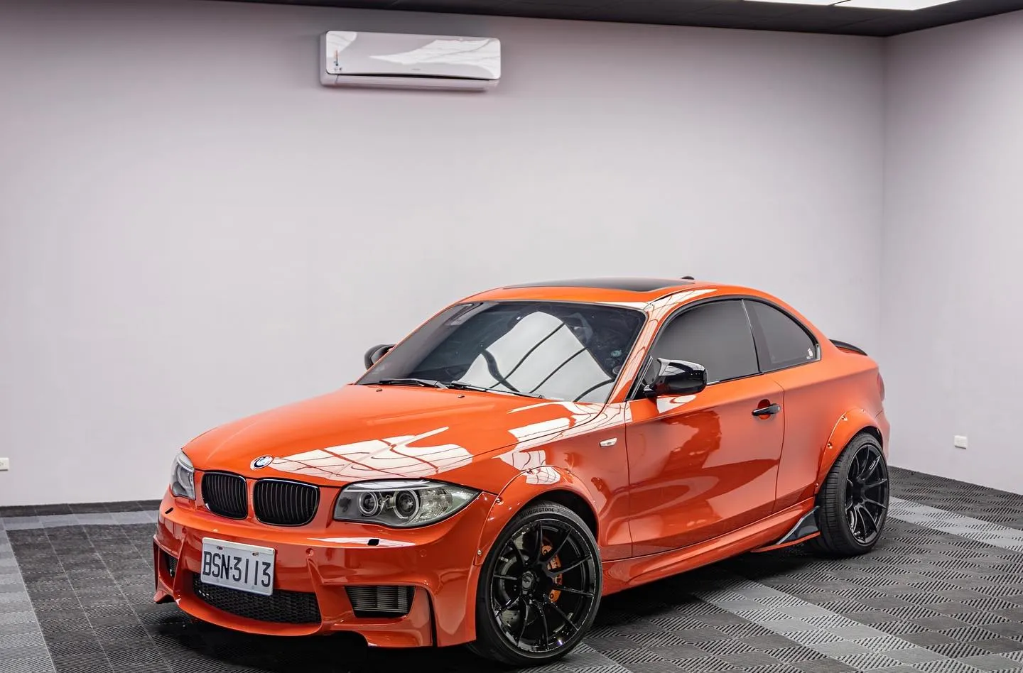 #E82 #BMW #1M 全車改色-高亮熔岩橘｜台中車體包膜