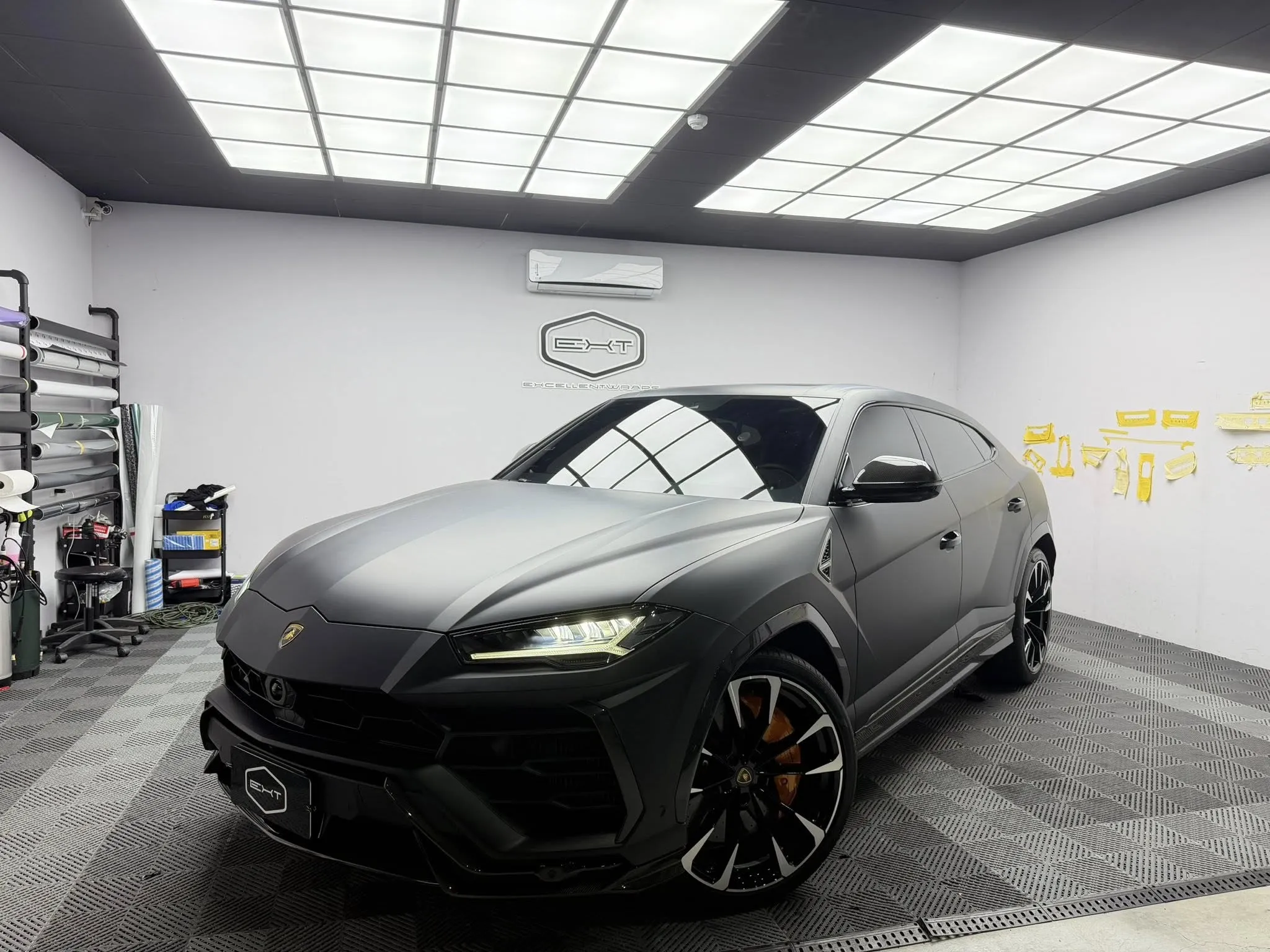 #Lamborghini #URUS - 全車改色