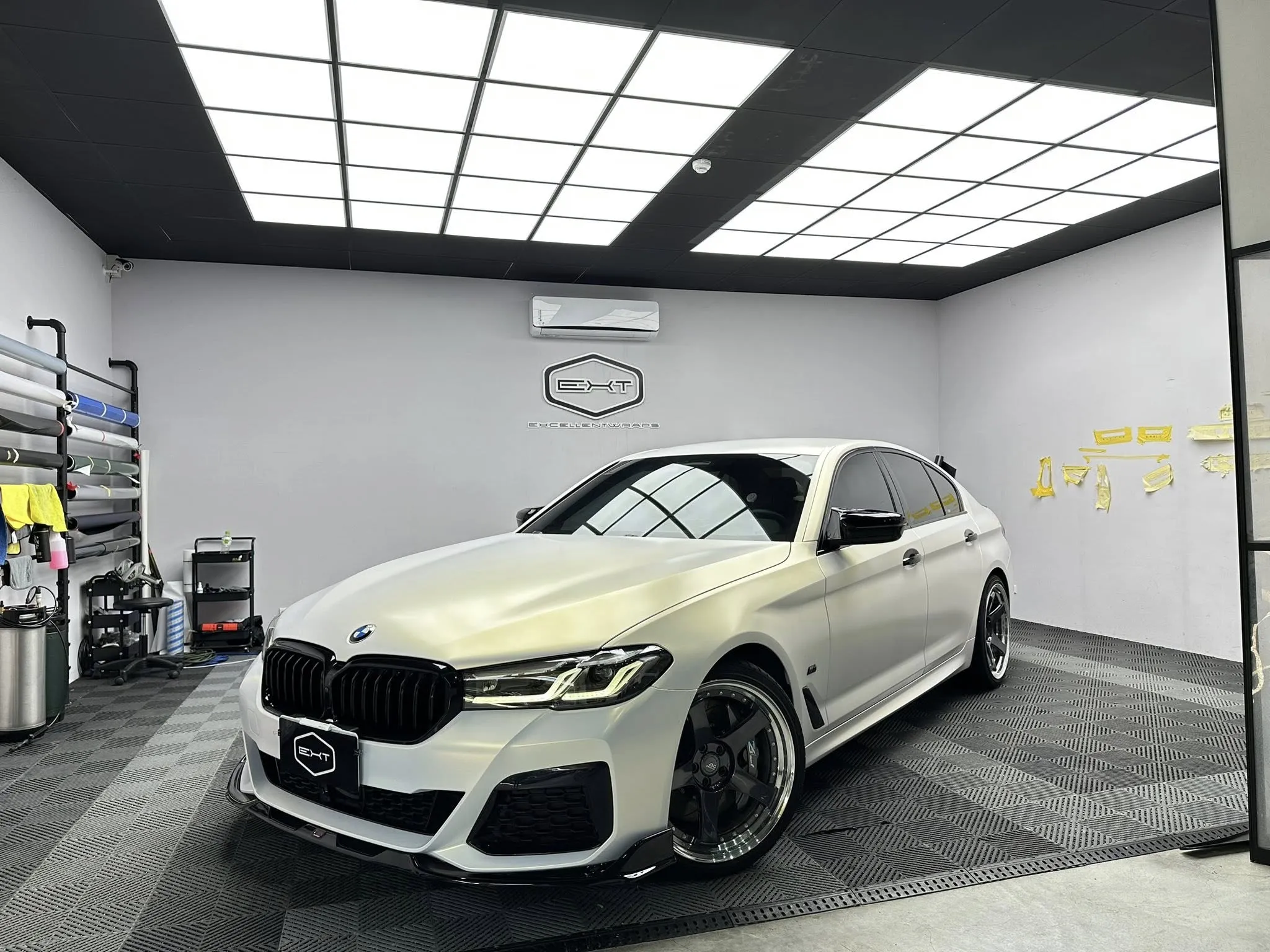 #BMW #G30 #520i #LCI - 全車改色(原車色白）