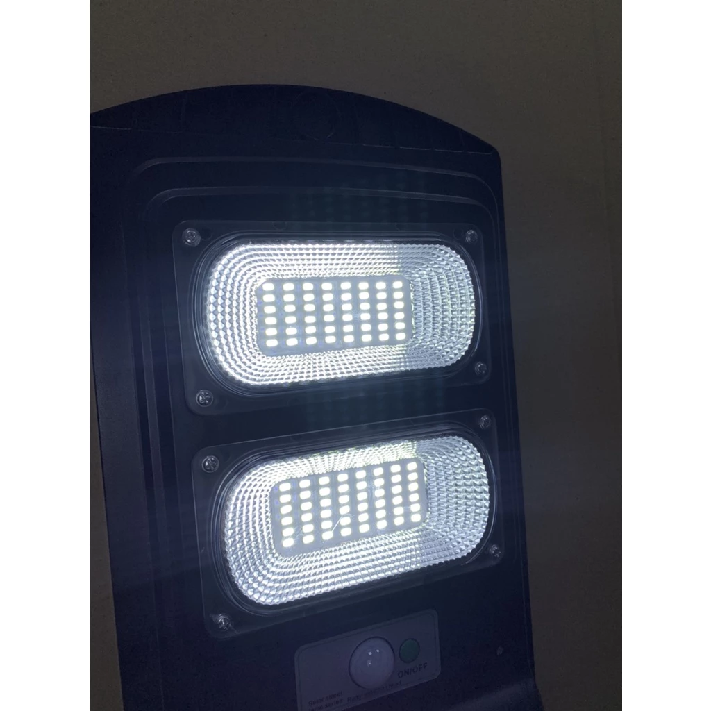 【高總裁LED 】台灣現貨 100W 太陽能路燈 防水 不用插電 可遙控 人體雷達感應 開燈 免電費 卸貨好用