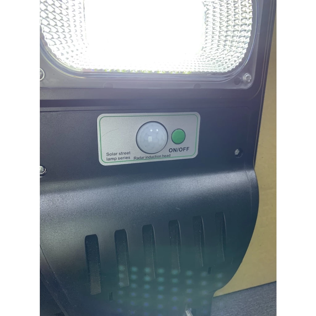 【高總裁LED 】台灣現貨 100W 太陽能路燈 防水 不用插電 可遙控 人體雷達感應 開燈 免電費 卸貨好用