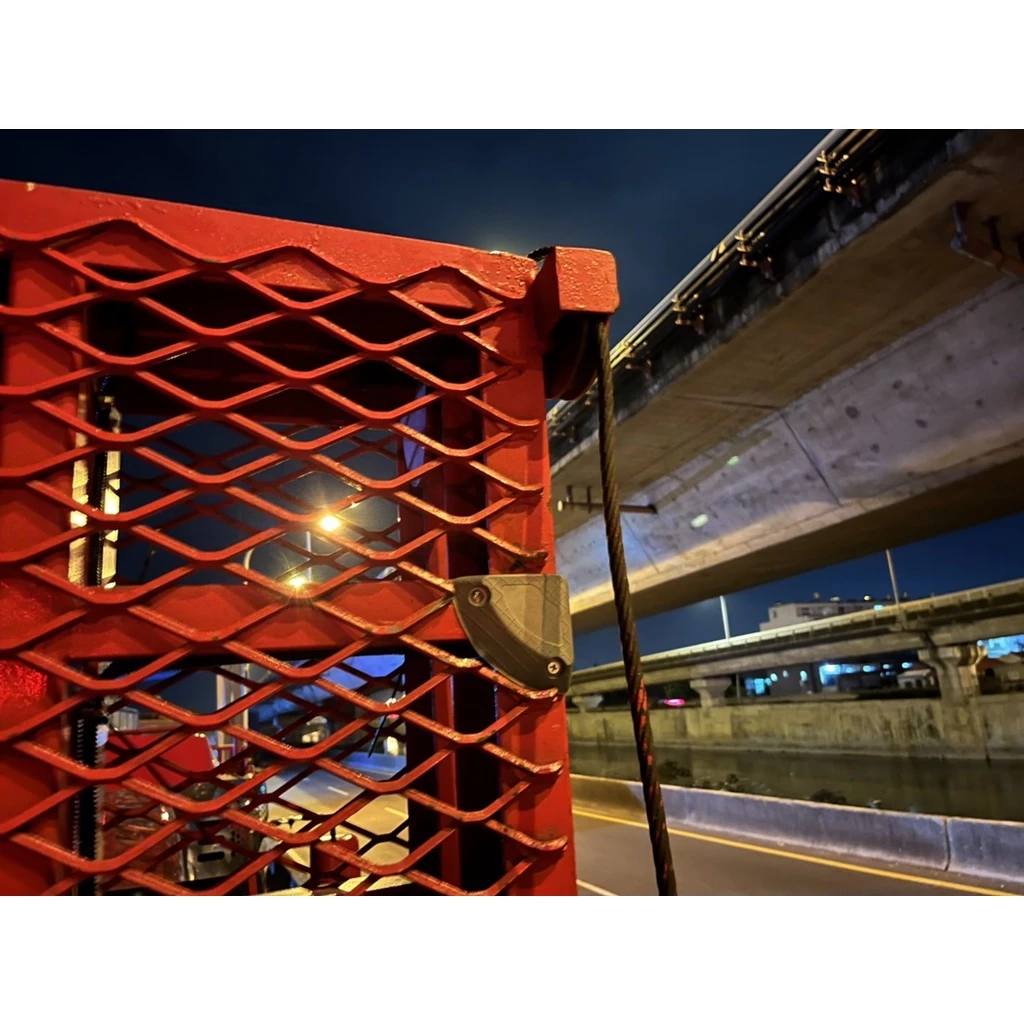 【高總裁LED 】台灣現貨 尾門警示燈(2顆一組)12V24V 爆閃黃燈 防水 車尾警示燈 升降尾門 90度不閃爍