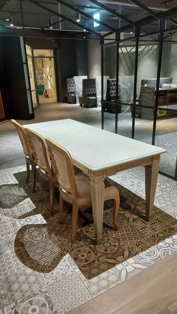 EQ餐桌