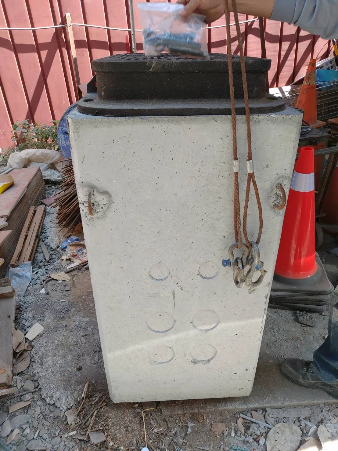 台南/ 電信小手孔含鑄鐵蓋1️⃣組｜污水槽｜污水化糞池