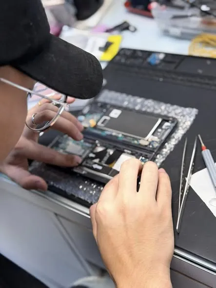 Fold4轉軸排線維修【桃園三星手機維修】