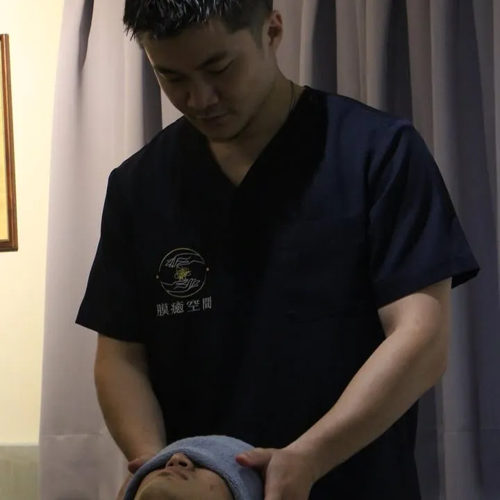 第一次接觸運動按摩的人 常常會問：「為什麼你們的手法跟別的地方不太一樣？」