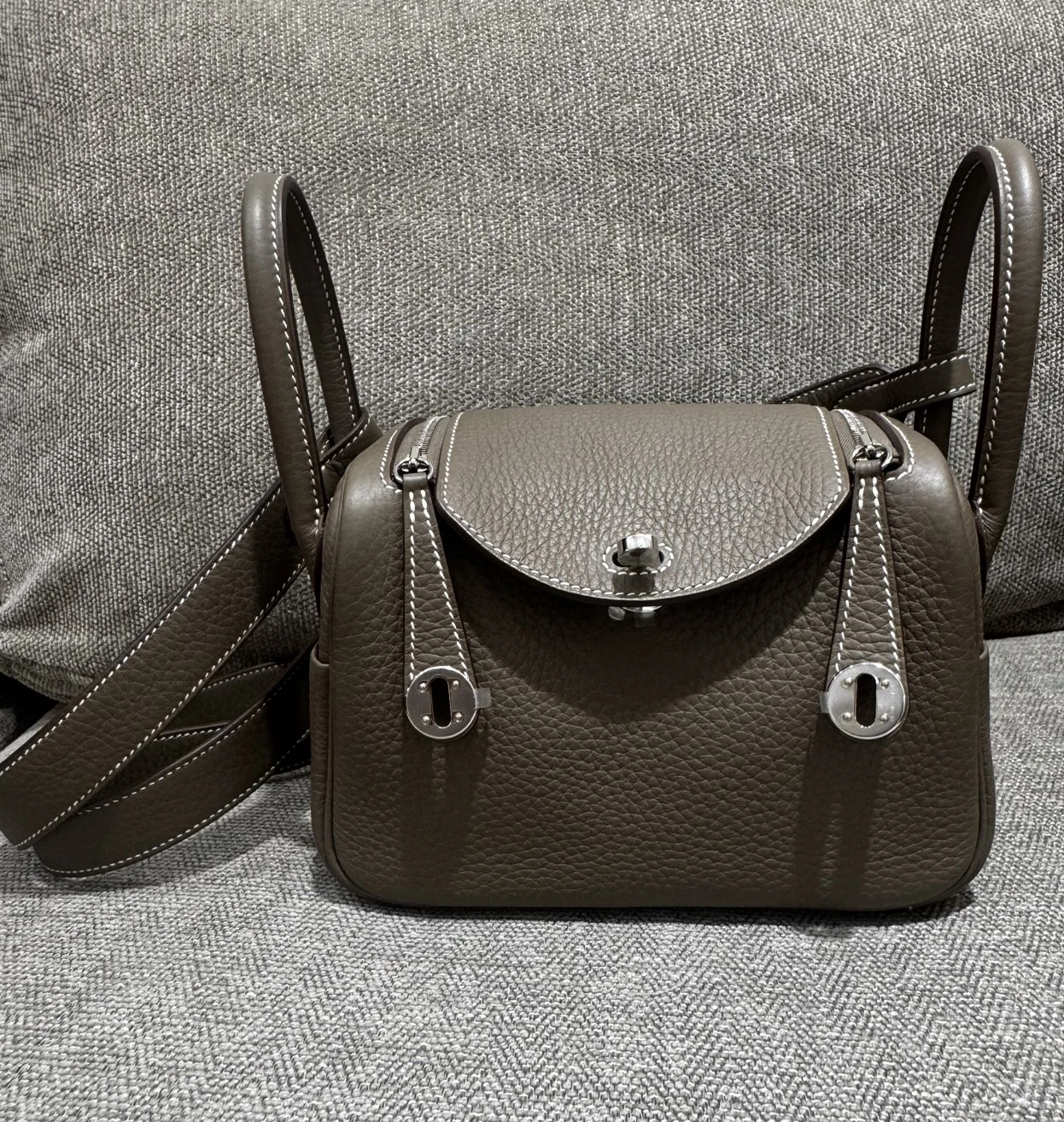 Hermes Mini Lindy 大象灰銀扣