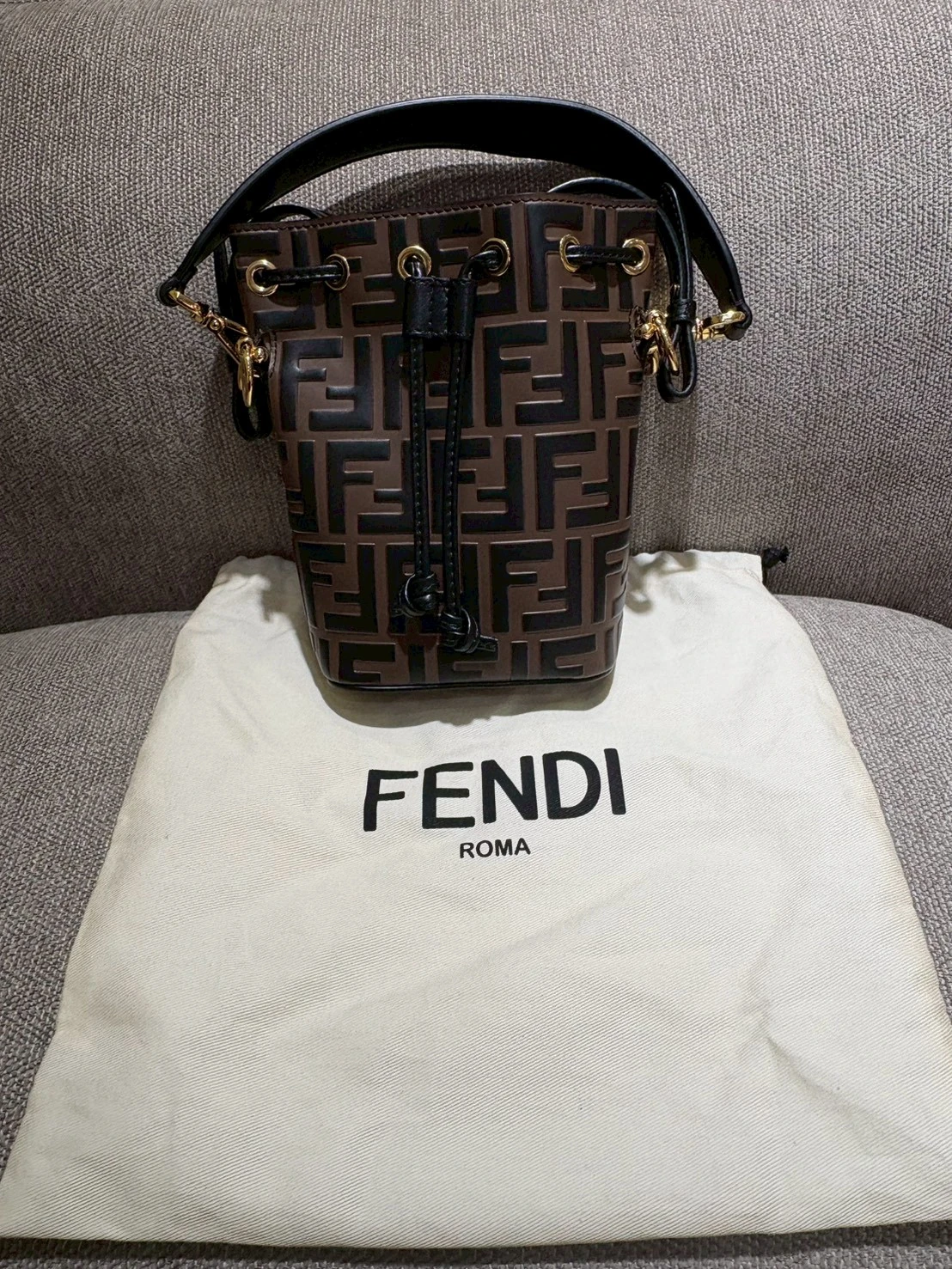 FENDI Mon Tresor迷你水桶包