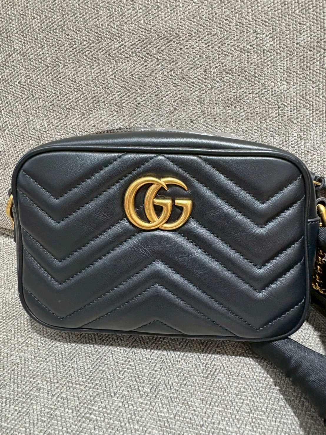 GUCCI 迷你牛皮復古金相機包