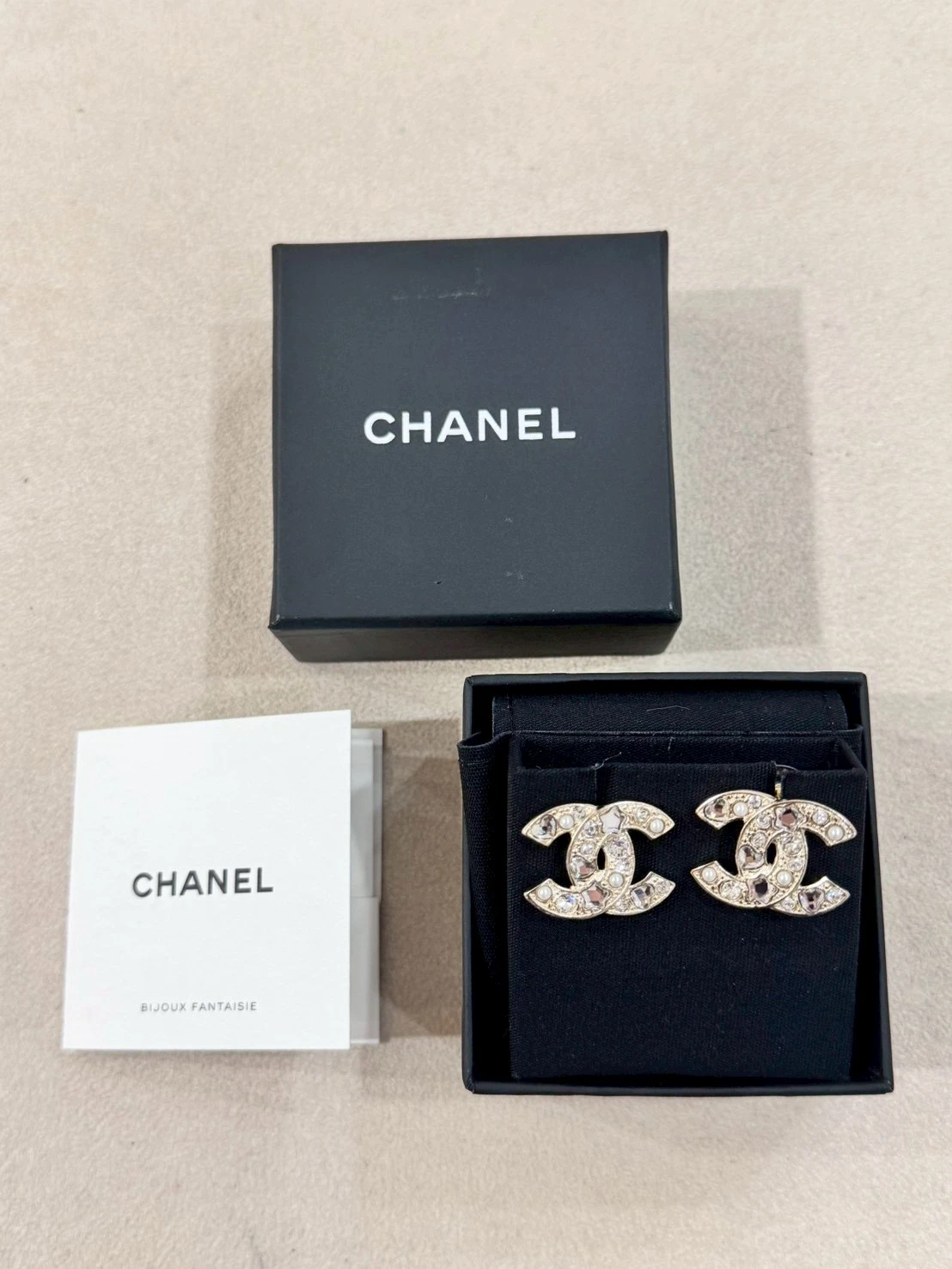 CHANEL 金色雙C水鑽耳環