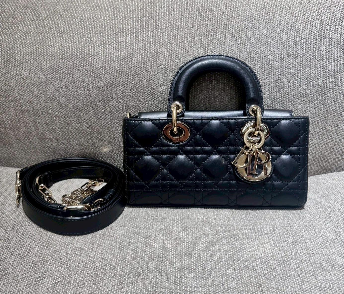 Dior 黑羊皮騰格紋金釦小號手提肩斜背包