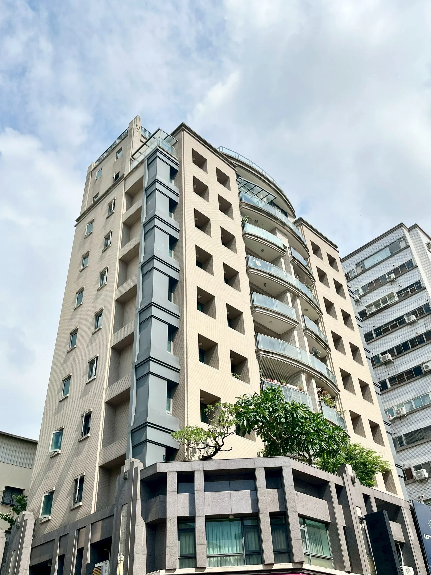 冠宇原創｜台中｜優質建案｜優質社區｜五期買房｜五期賣房