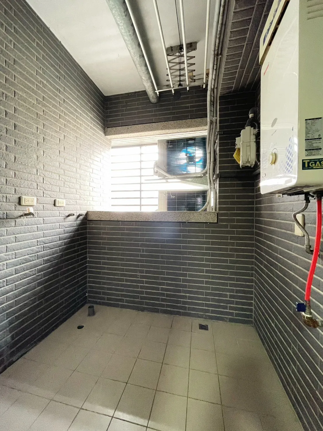 ★勇建光翼西屯三房雙平車★專任|2188萬 勇建光翼|台中西屯區|西屯區買房|西屯區賣房|三房平車|西屯三房|首購買房|