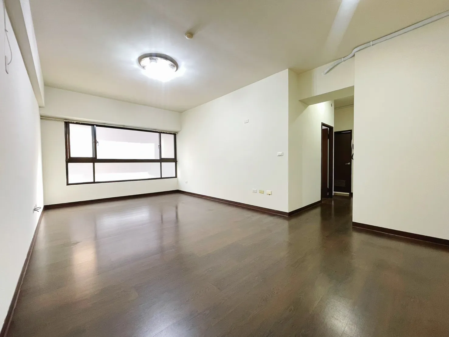 ★勇建光翼西屯三房雙平車★專任|2188萬 勇建光翼|台中西屯區|西屯區買房|西屯區賣房|三房平車|西屯三房|首購買房|