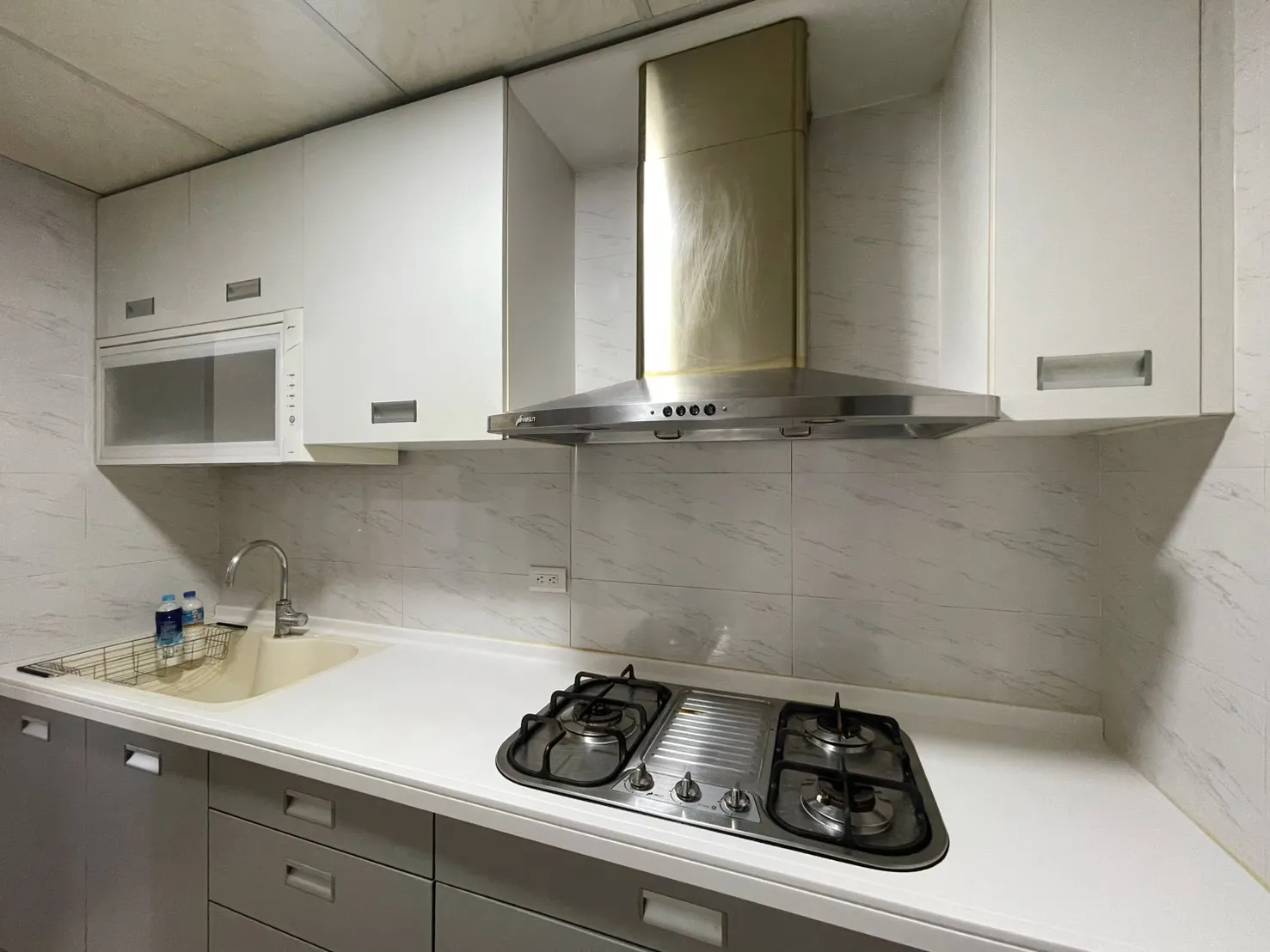 ★勇建光翼西屯三房雙平車★專任|2188萬 勇建光翼|台中西屯區|西屯區買房|西屯區賣房|三房平車|西屯三房|首購買房|