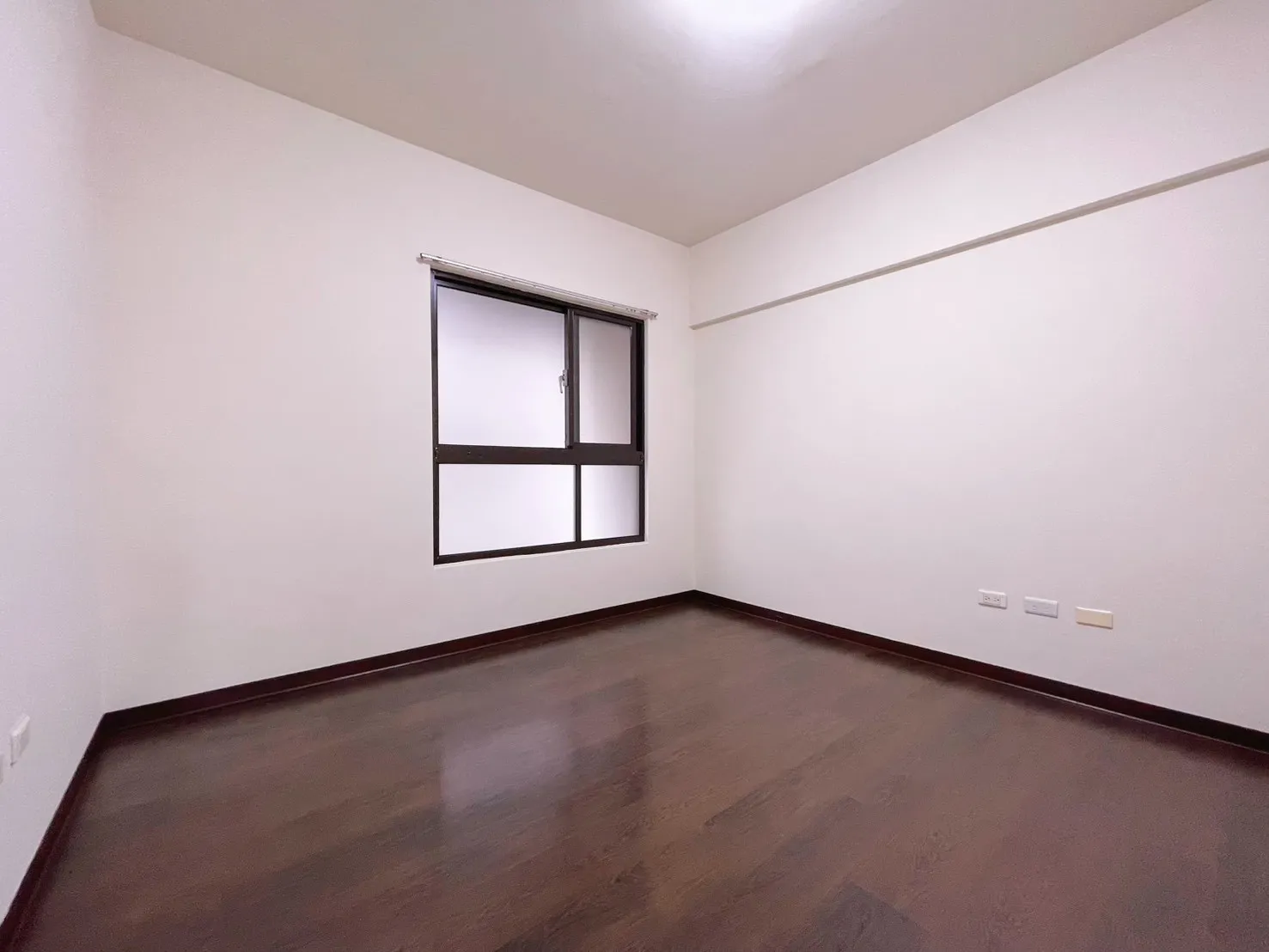 ★勇建光翼西屯三房雙平車★專任|2188萬 勇建光翼|台中西屯區|西屯區買房|西屯區賣房|三房平車|西屯三房|首購買房|