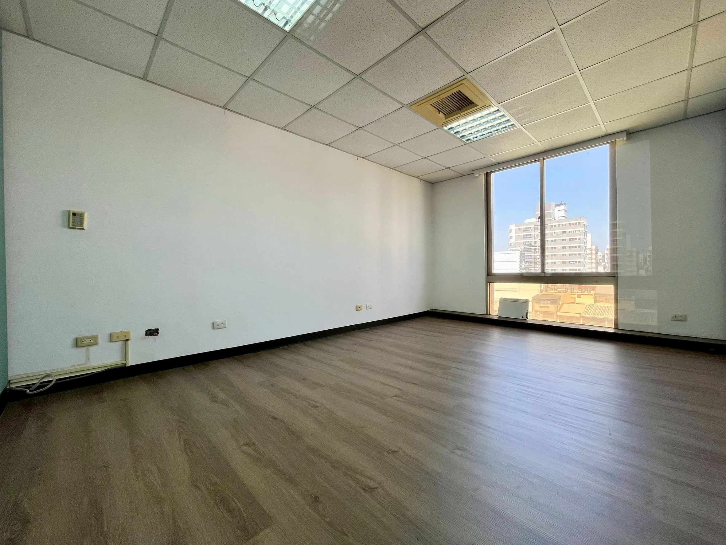 台中|北區|龍邦財經|辦公室|商辦|1798萬   龍邦財經｜台中商辦｜北區商辦｜買商辦｜北區辦公室｜買辦公室｜投資置產｜商辦投資