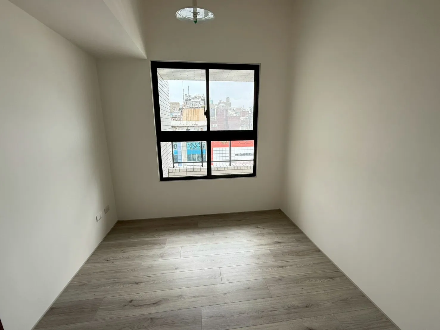 鼎泰中城|中區|三房|平車|2188萬   鼎泰中城|台中|中區|買房|三房平車|首購買房|捷運宅