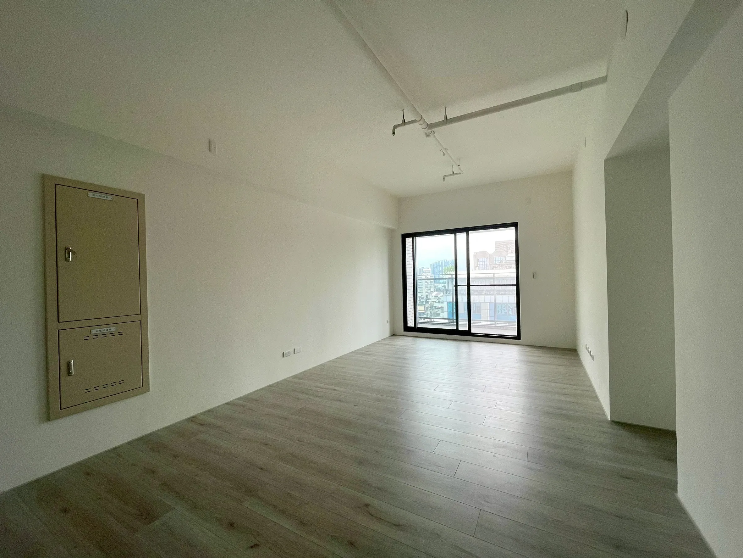 鼎泰中城|中區|三房|平車|2188萬   鼎泰中城|台中|中區|買房|三房平車|首購買房|捷運宅