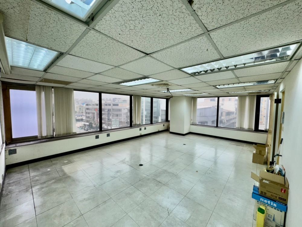 國產都心|台中|北區|商辦出售|辦公室出售|商辦推薦|700萬    台中商辦｜北區商辦｜台中買商辦｜北區辦公室｜買辦公室｜台中買辦公室｜投資置產｜商辦投資｜微型商辦