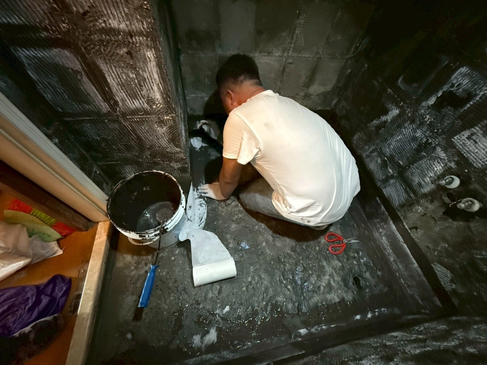 台中南屯區｜衛浴翻新、地面、牆面防水、角偶貼布｜台中衛浴翻修｜太平衛浴翻修