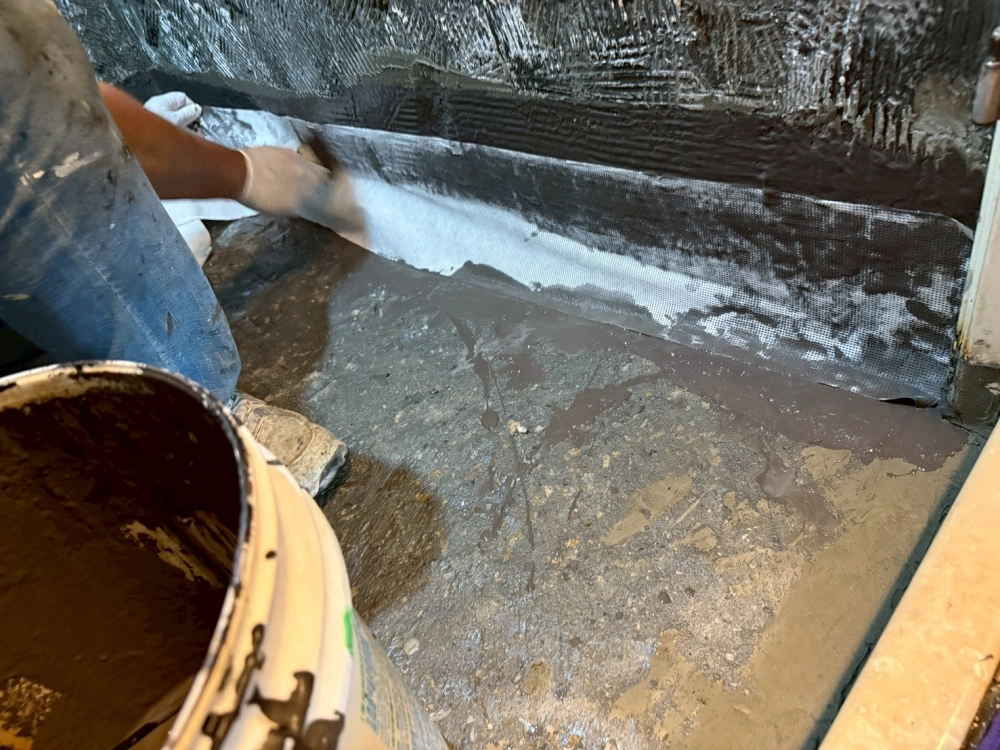 台中南屯區｜衛浴翻新、地面、牆面防水、角偶貼布｜台中衛浴翻修｜太平衛浴翻修