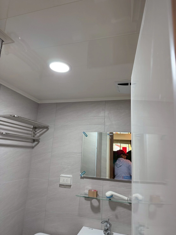 台中南屯區｜衛浴翻新、地面、牆面防水、角偶貼布｜台中衛浴翻修｜太平衛浴翻修