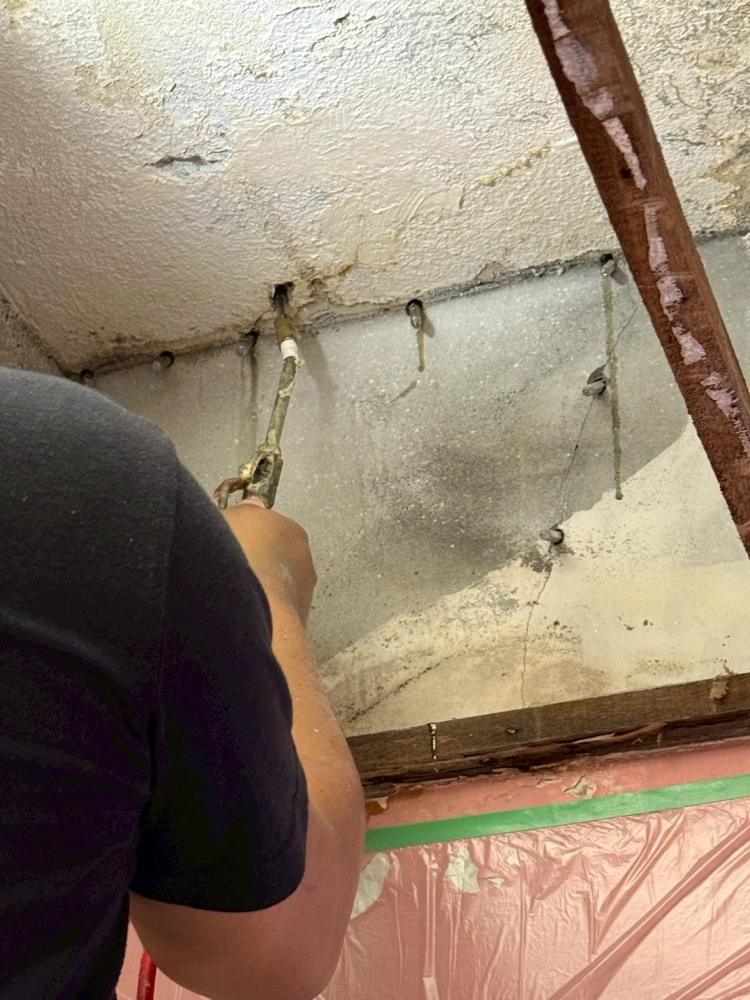 台中西區｜天花板、牆面，高壓灌注止漏｜台中天花板漏水處理｜太平天花板漏水處理