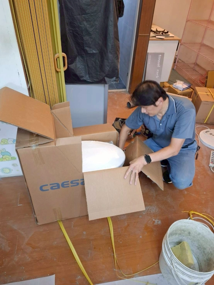 台中南屯區｜衛浴翻新、地面、牆面防水、角偶貼布｜台中衛浴翻修｜太平衛浴翻修