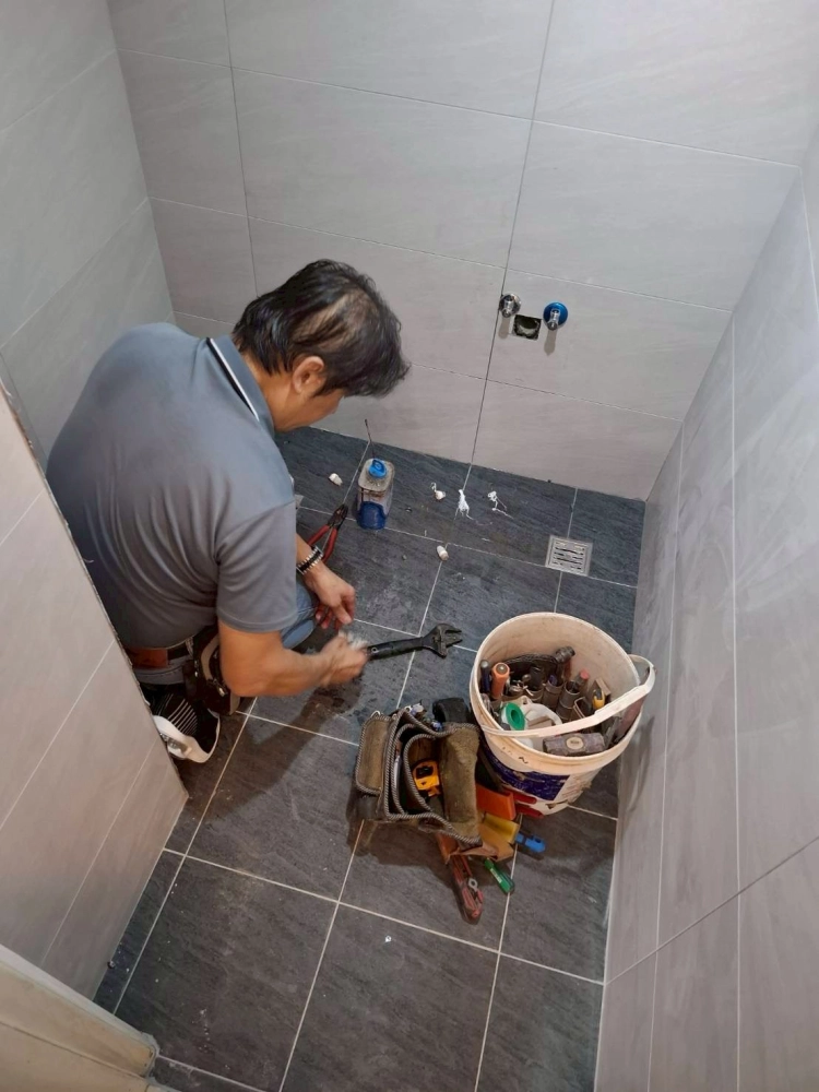 台中南屯區｜衛浴翻新、地面、牆面防水、角偶貼布｜台中衛浴翻修｜太平衛浴翻修