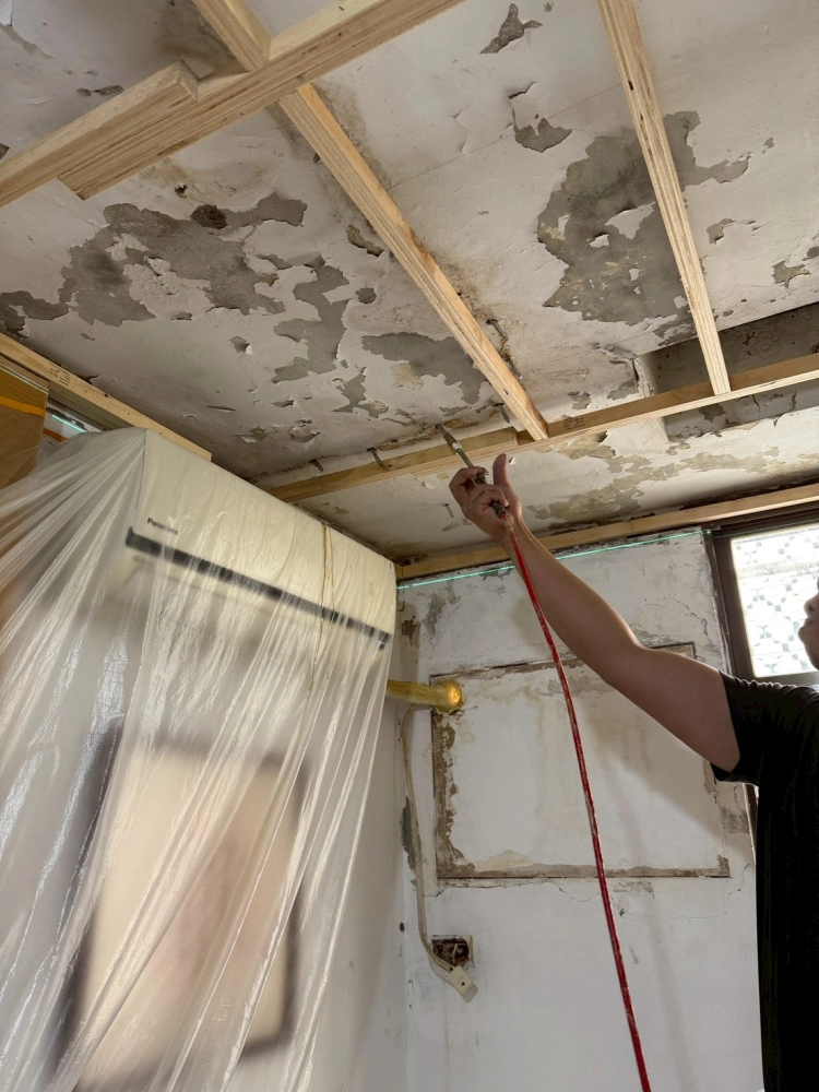 台中西區｜天花板、牆面，高壓灌注止漏｜台中天花板漏水處理｜太平天花板漏水處理