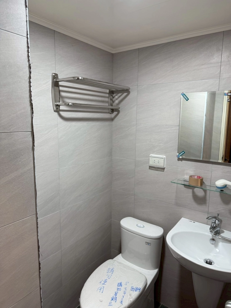 台中南屯區｜衛浴翻新、地面、牆面防水、角偶貼布｜台中衛浴翻修｜太平衛浴翻修