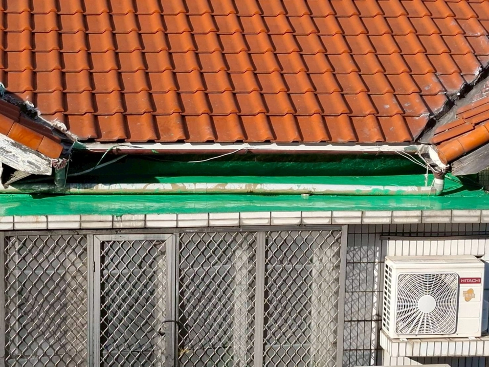 台中西區｜舊有防水刨除、清潔，施做PU防水塗層