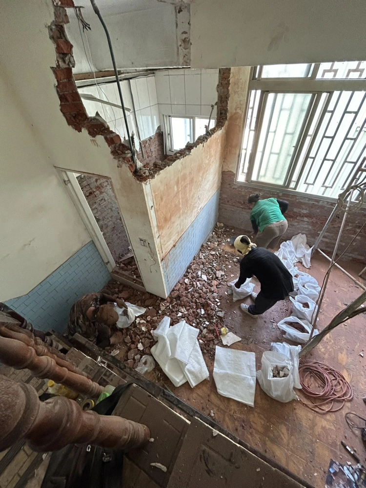 清水｜地板磁磚剃除｜廁所拆除｜牆面拆除