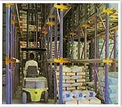 駛入式料架 