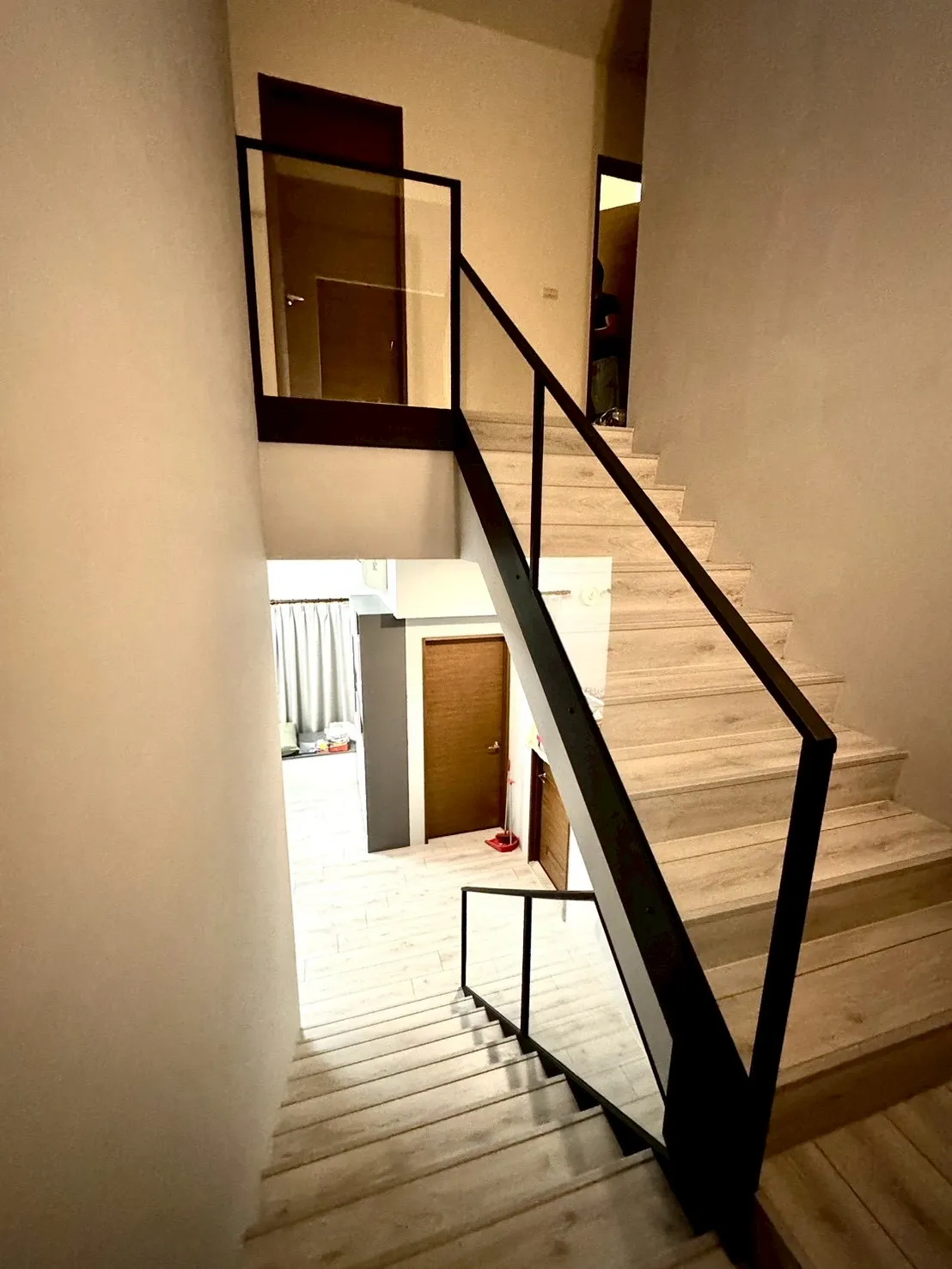 從材質開始設計：選對木皮、石紋、織品的黃金比例