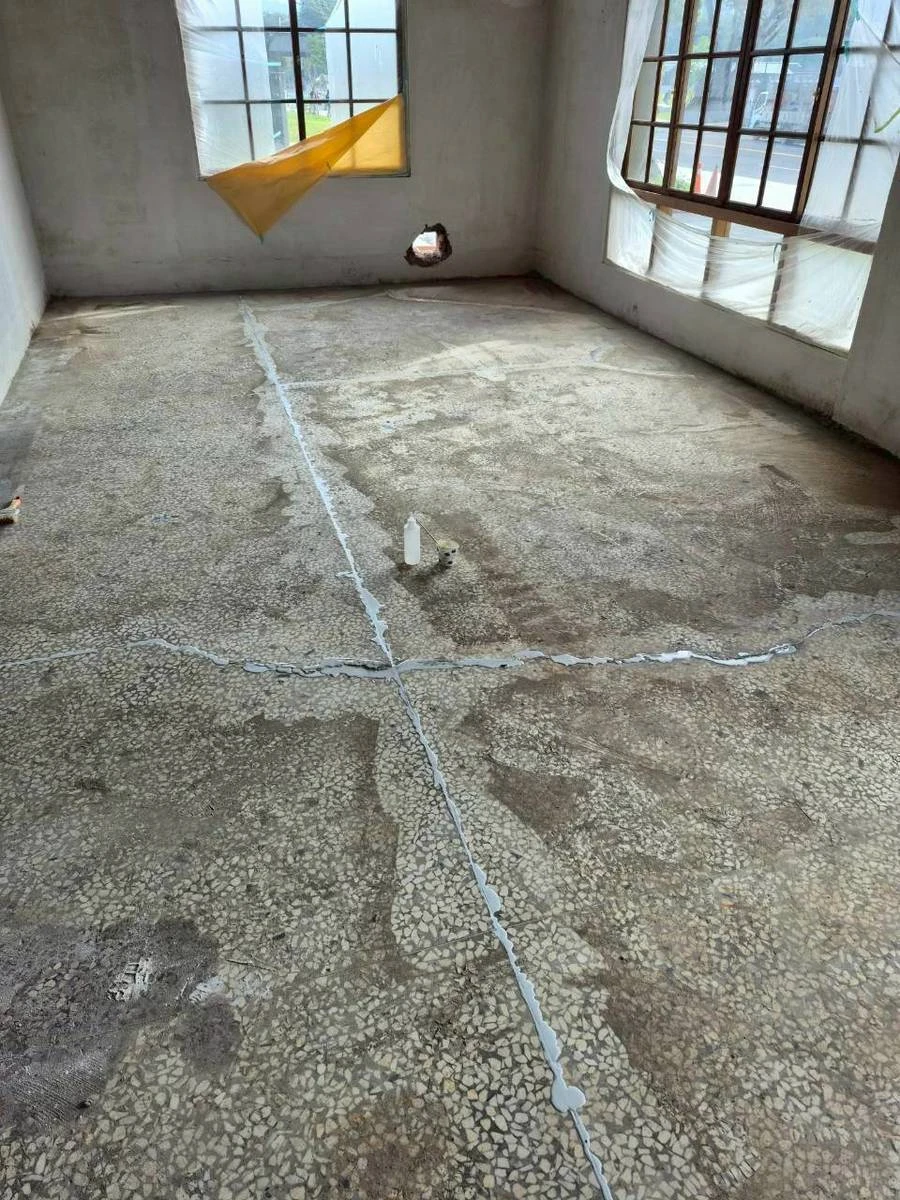 磨石子地板裂縫修補｜翻新研磨打蠟處理