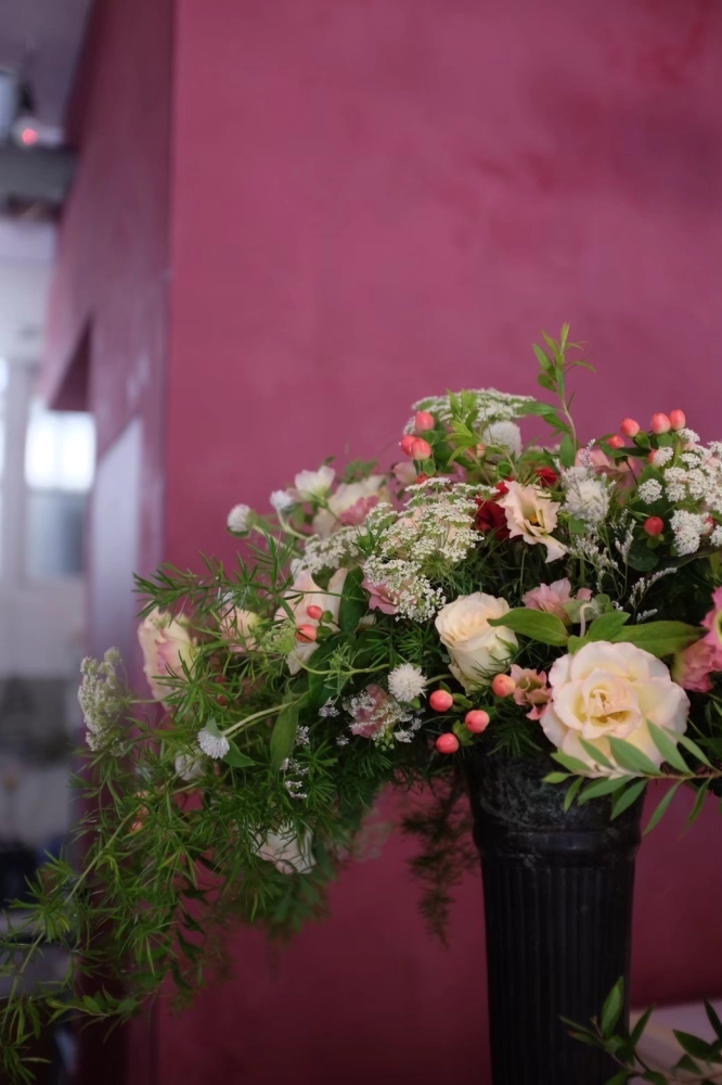 Burgundy | 花藝店