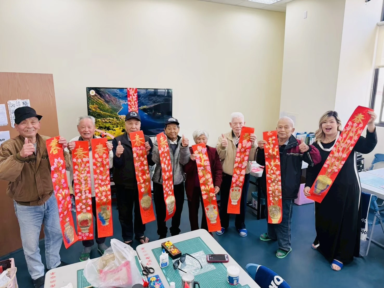 用筆墨寫下祝福，也寫下屬於自己的故事｜新社區長照據點