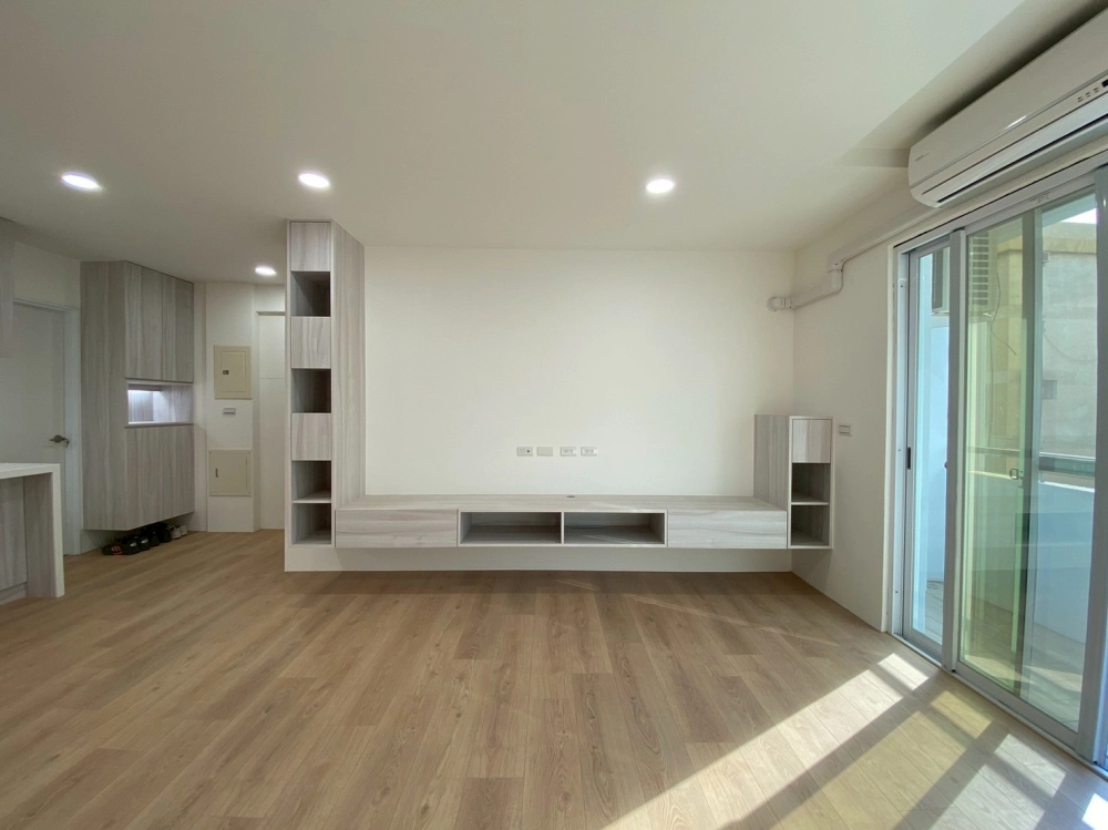 台南市東區康小姐