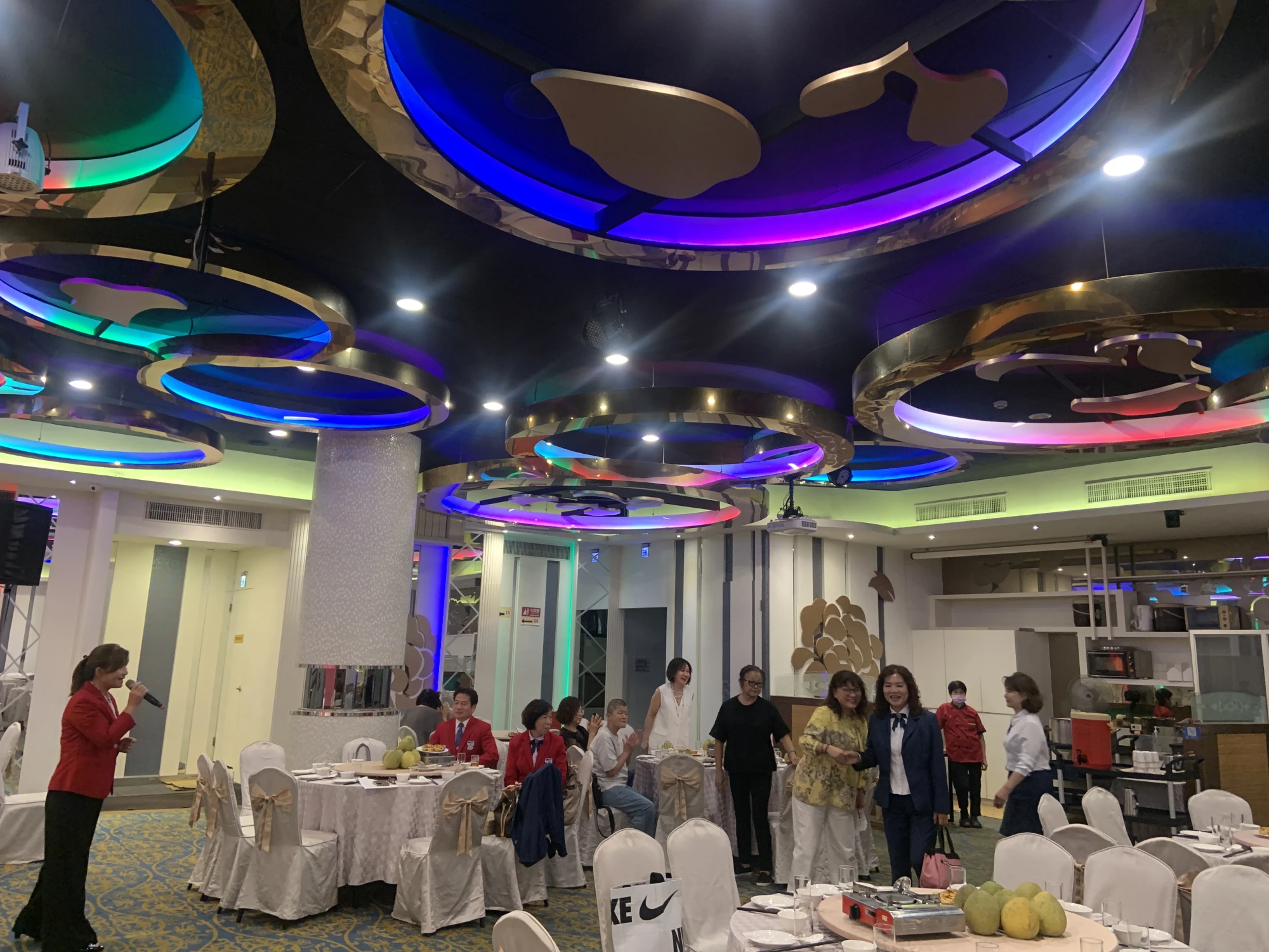 彰化縣台灣獅百果山會第四屆9月份月例會慶祝中秋暨歡迎總監內閣團隊蒞臨