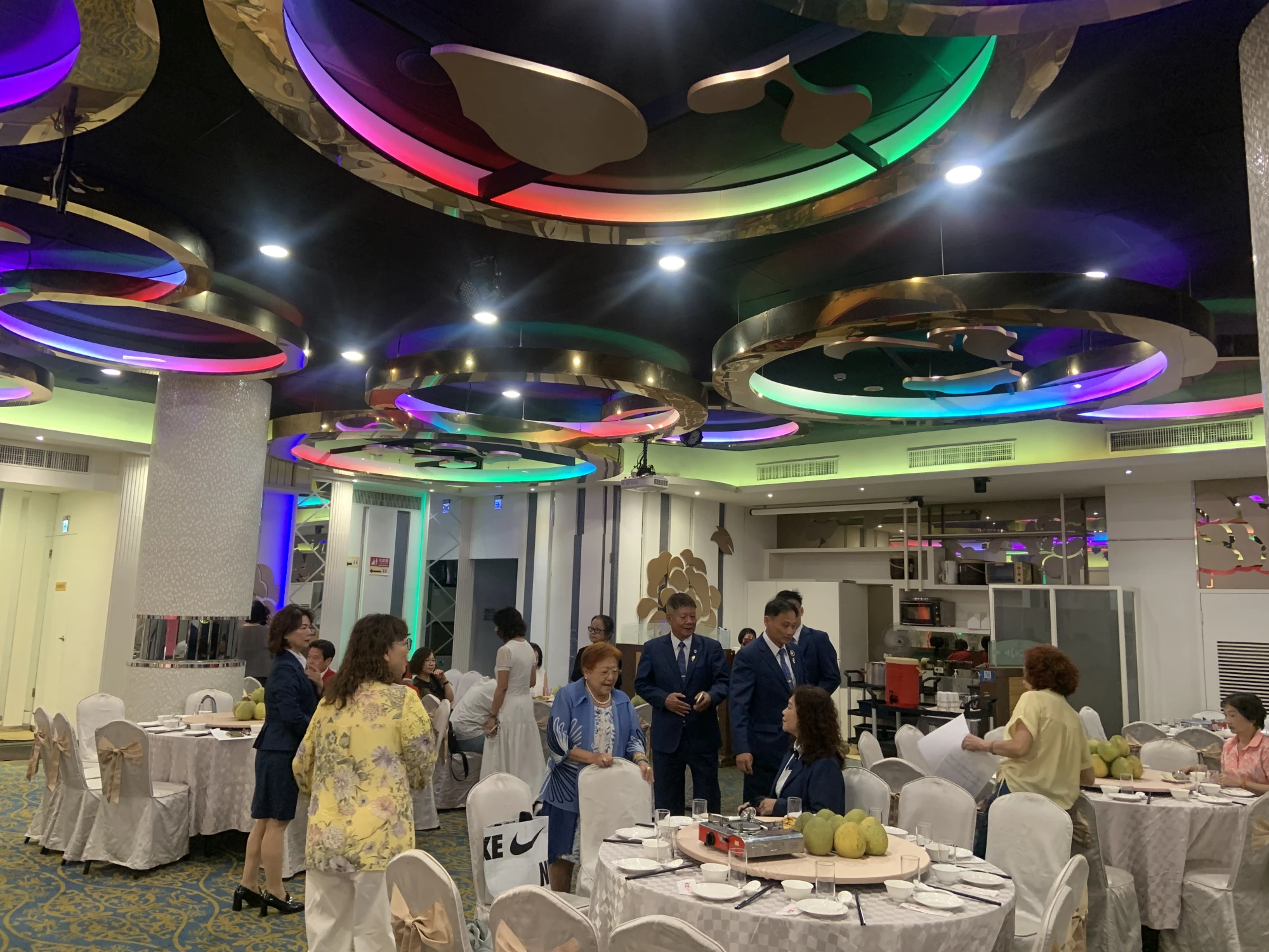彰化縣台灣獅百果山會第四屆9月份月例會慶祝中秋暨歡迎總監內閣團隊蒞臨