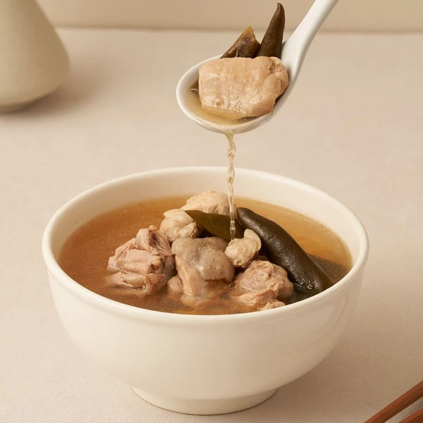 剝皮辣椒雞湯