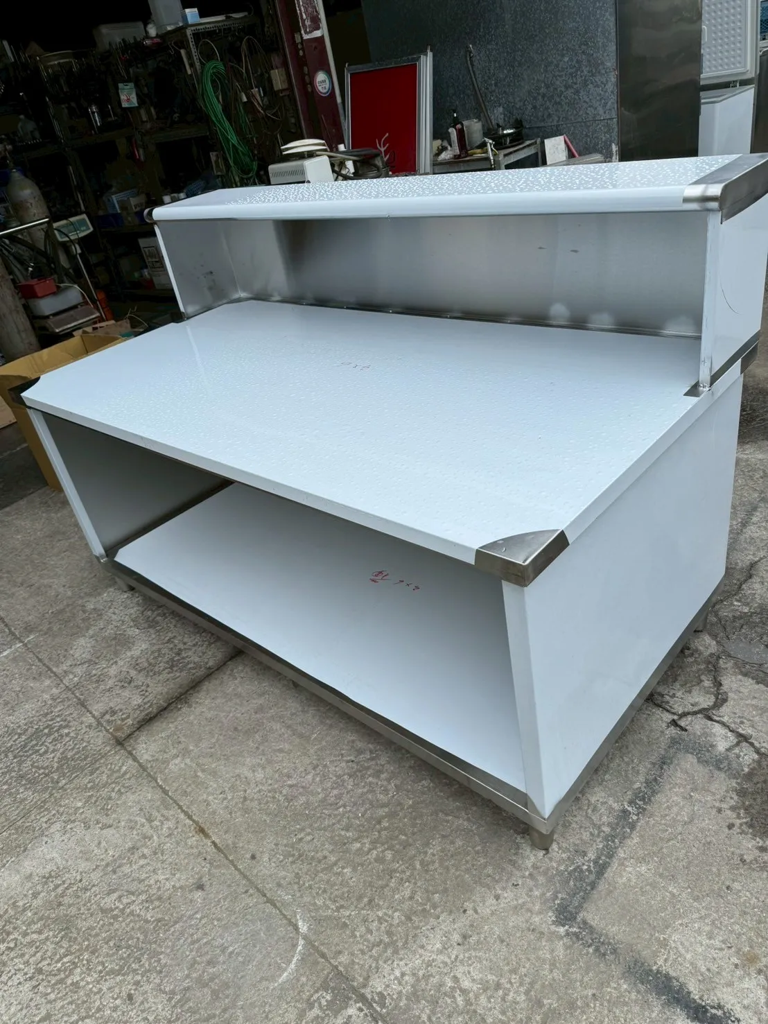 3尺*6尺2層三面封+吧檯+喇叭腳工作台