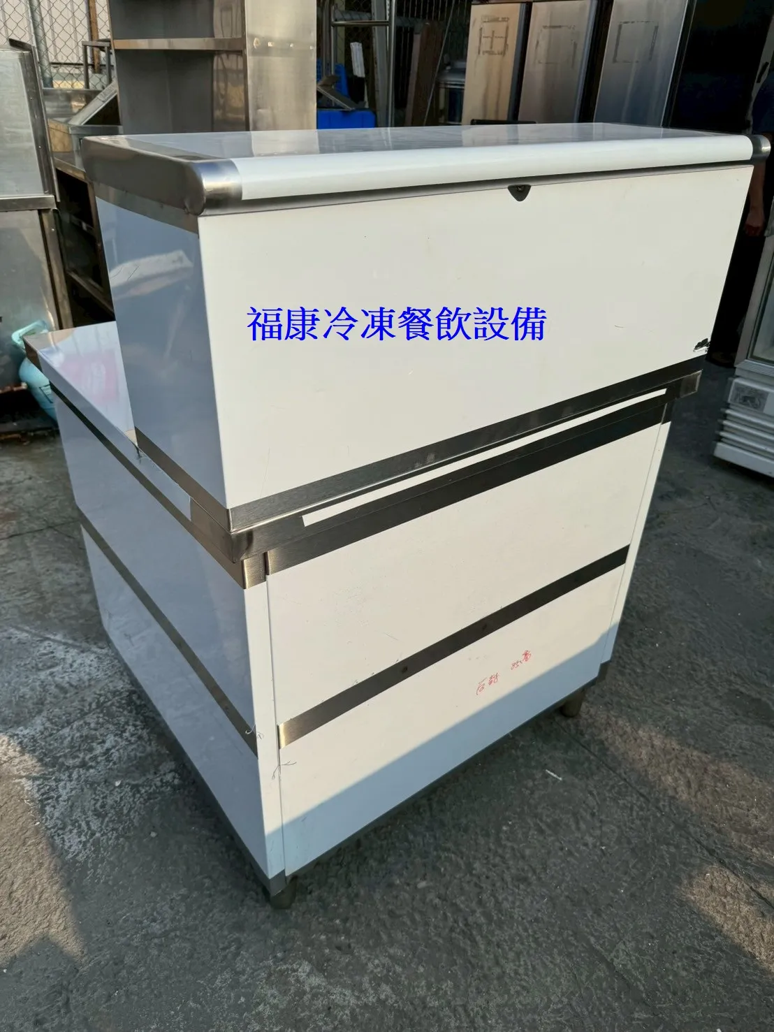 90CM*80CM*85CM高  三面封+吧檯+喇叭腳 