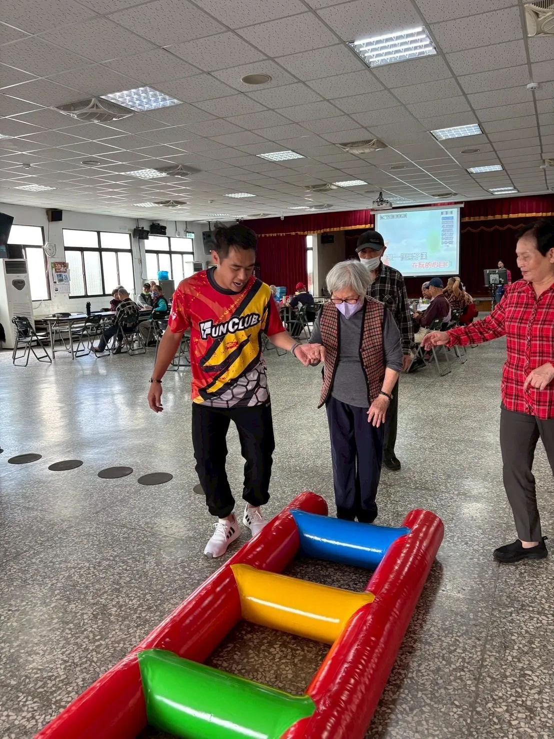 適合中高齡的運動課程有哪些? / 運動課程,樂齡課程,台中運動課程,台中樂齡課程