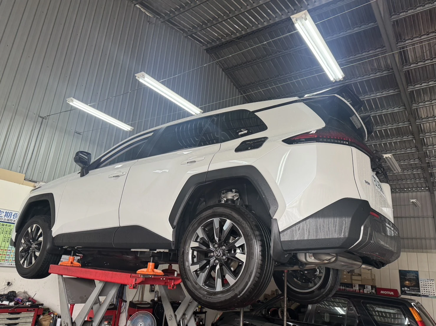 汽車底盤鬆散、方向不穩怎麼辦？台中底盤優化案例