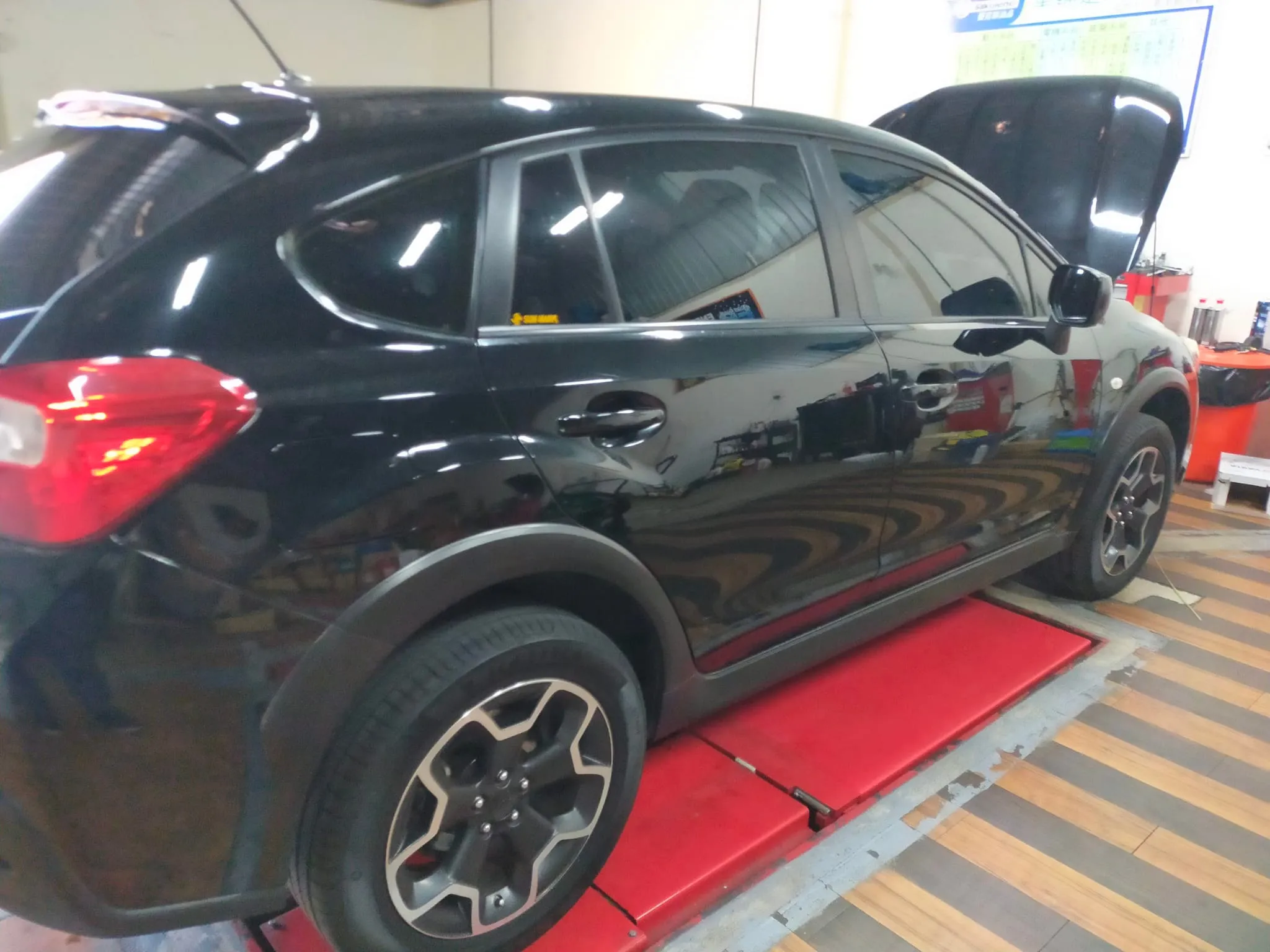 感謝好鄰居劉董信任介紹來廠酯定ER530機油保養愛車，更換電瓶！