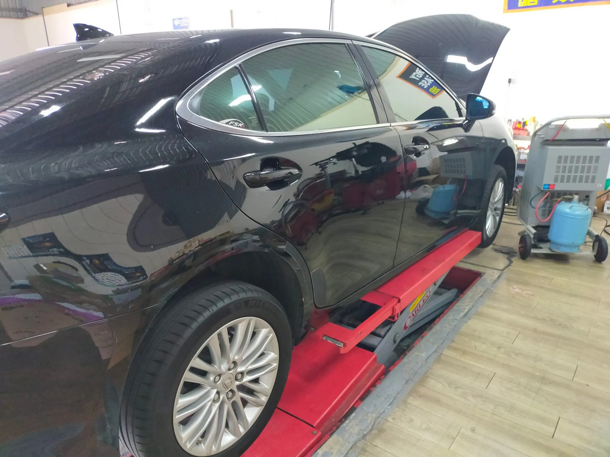 感謝粘伯粘董信任來廠大保養愛車，更換變速箱油，清洗積碳，更換火星塞，清洗冷氣系統，更換前，後煞車片，煞車油！
